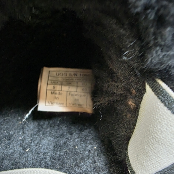 UGG Black Shearling Lined Sandals Size 9 Womens - Picture 6 of 7